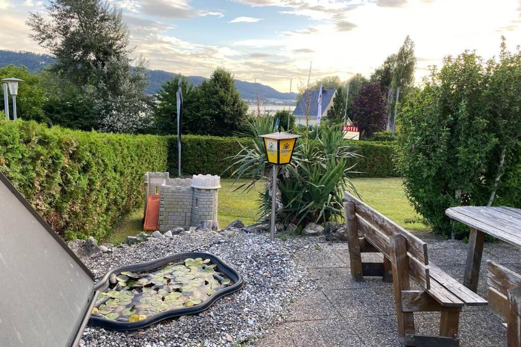 Die Seeblume - Ferienwohnung Mit Pool Und Seeblick Бодман-Лудвигсхафен Екстериор снимка