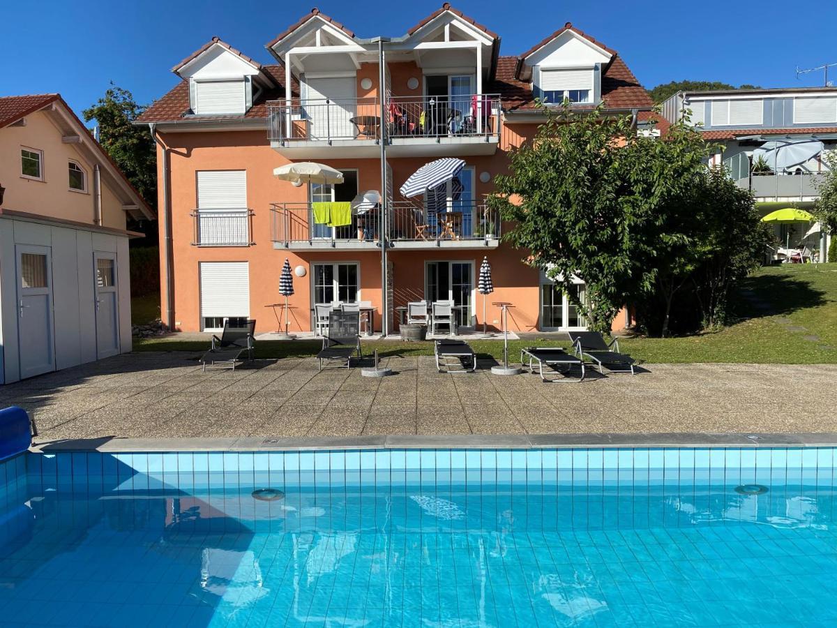Die Seeblume - Ferienwohnung Mit Pool Und Seeblick Бодман-Лудвигсхафен Екстериор снимка