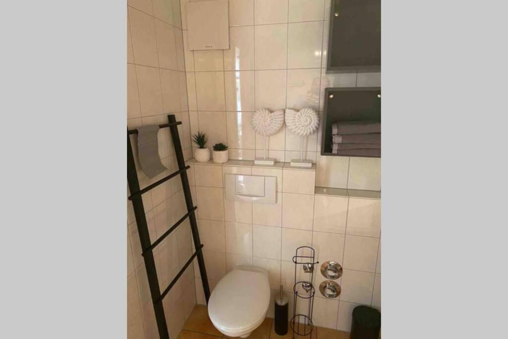 Die Seeblume - Ferienwohnung Mit Pool Und Seeblick Бодман-Лудвигсхафен Екстериор снимка
