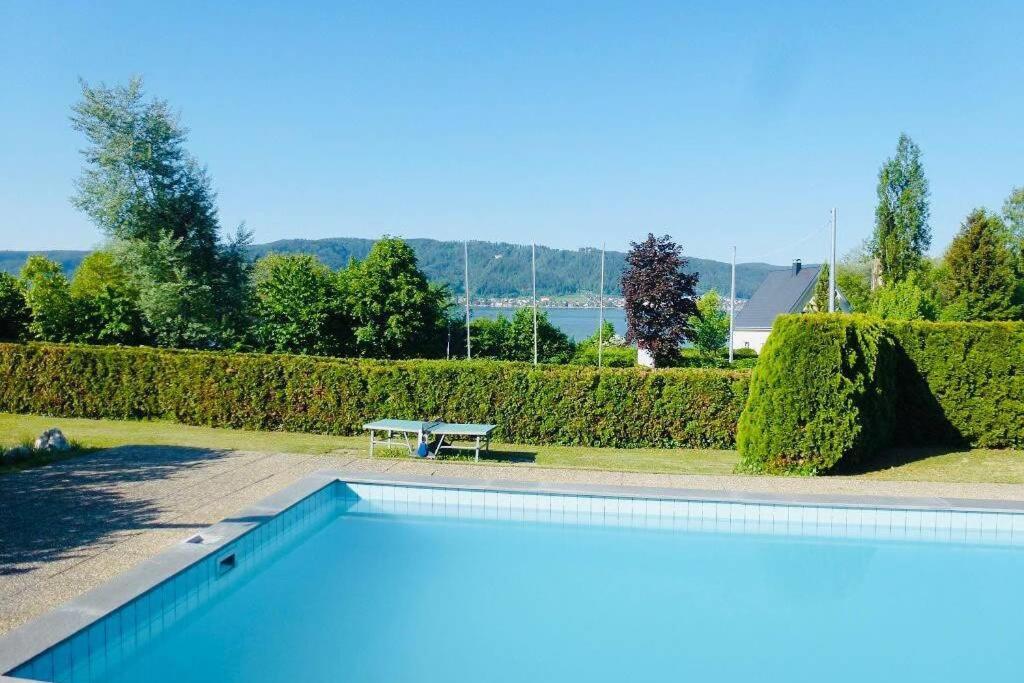 Die Seeblume - Ferienwohnung Mit Pool Und Seeblick Бодман-Лудвигсхафен Екстериор снимка