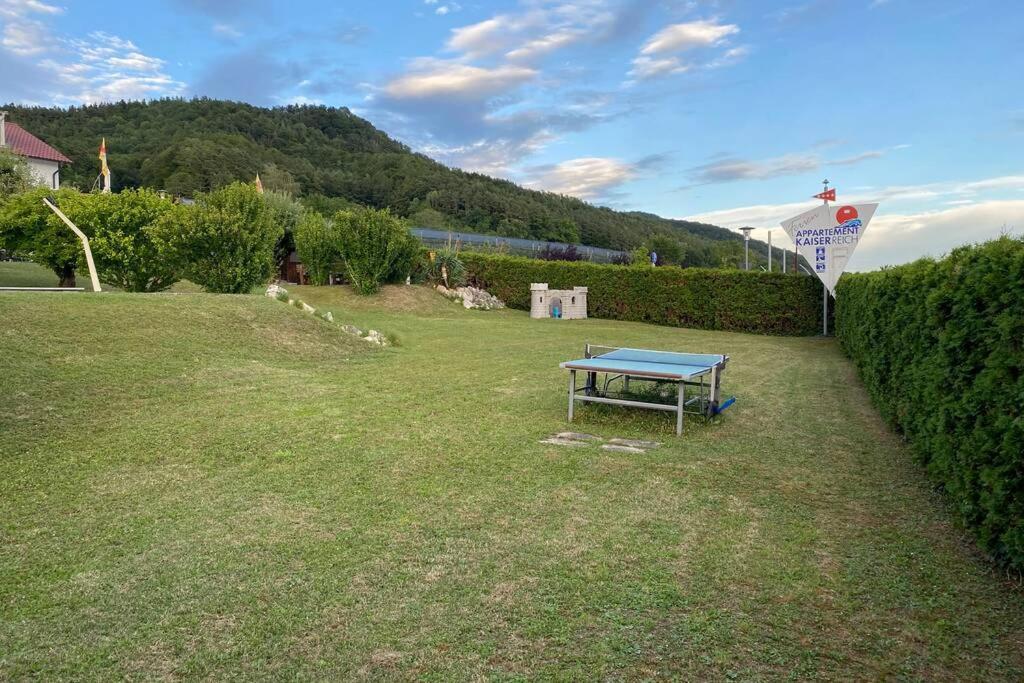 Die Seeblume - Ferienwohnung Mit Pool Und Seeblick Бодман-Лудвигсхафен Екстериор снимка