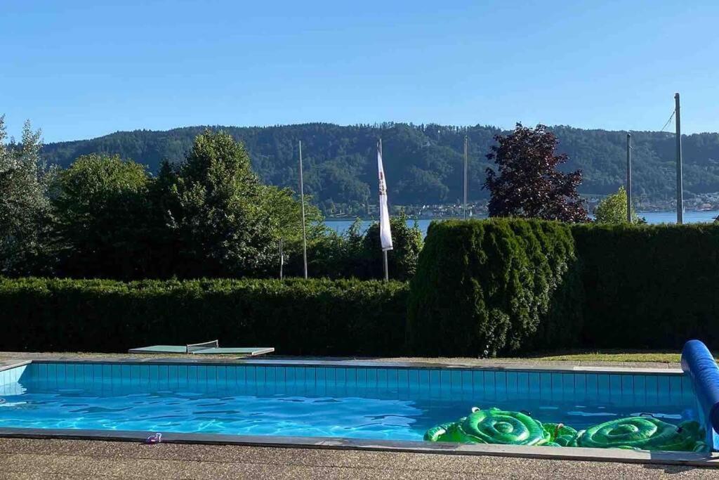 Die Seeblume - Ferienwohnung Mit Pool Und Seeblick Бодман-Лудвигсхафен Екстериор снимка